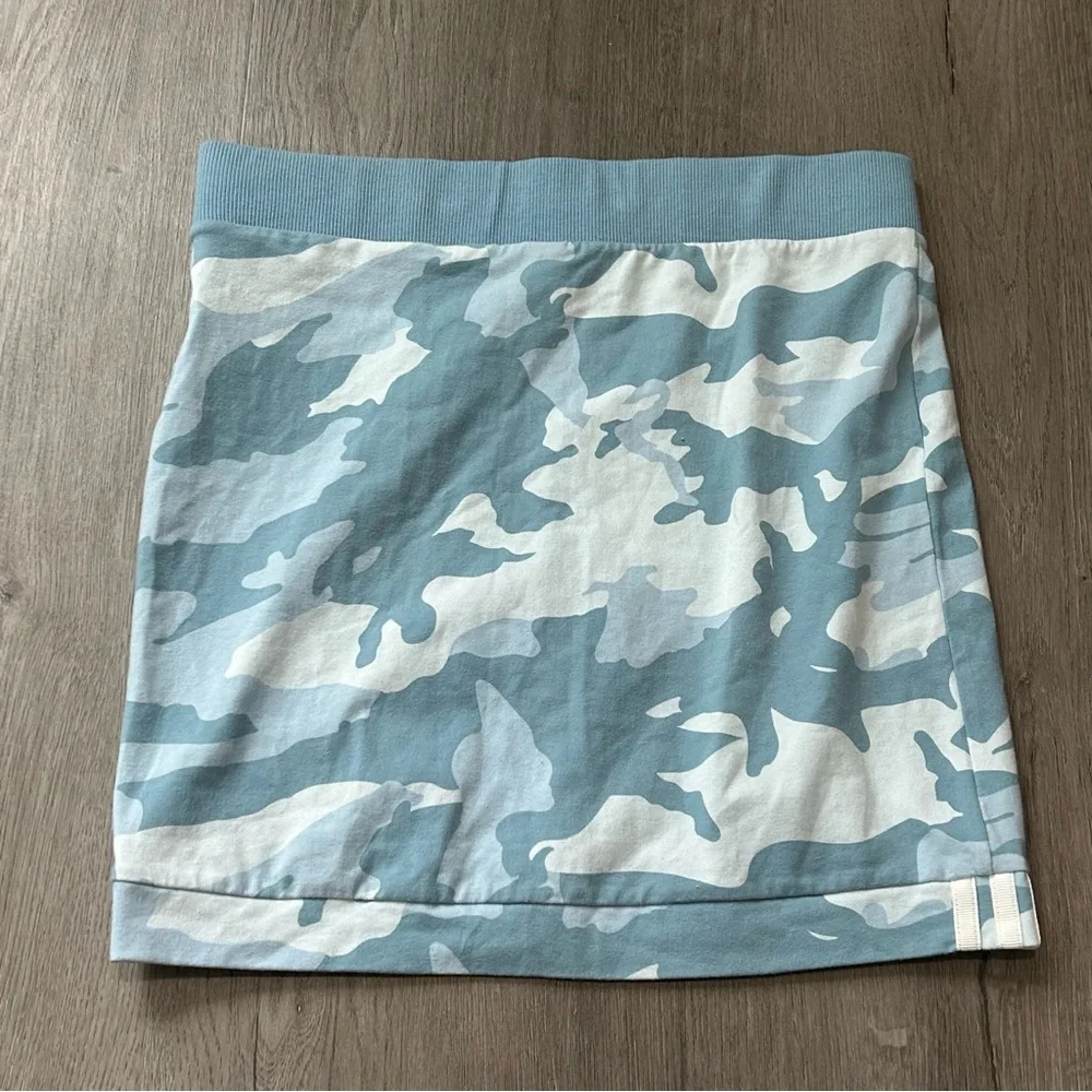 NWT Adidas Originals Camo Mini Skirt‎ Blue Size Small Women’s